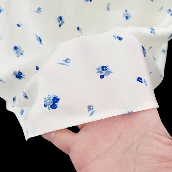 2/$20 Zara Cream Colour Blue Floral Pattern Top Blouse Size: XS - Picture 6 of 8